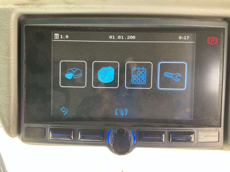 2018-johnston-c201-compact-street-sweeper-image-20
