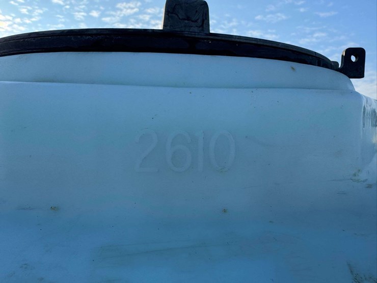 2610-gallon-center-drain-tank-poly-tank-image-8