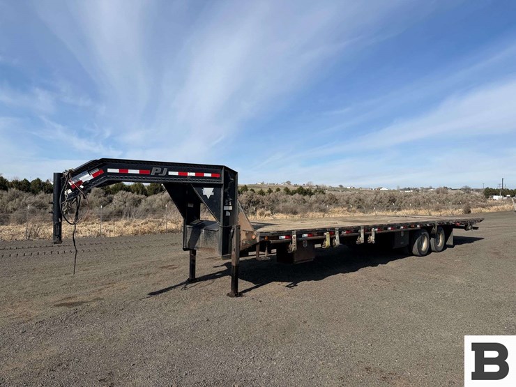 2014-pj-gooseneck-flatbed-trailer-image-1