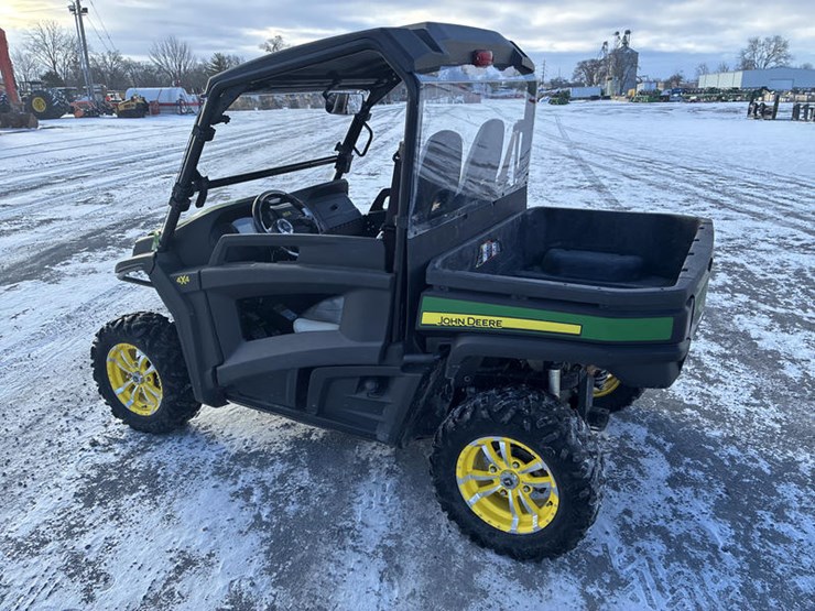 john-deere-gator-image-5