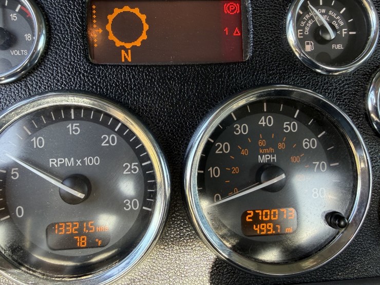 2021-peterbilt-367-image-17