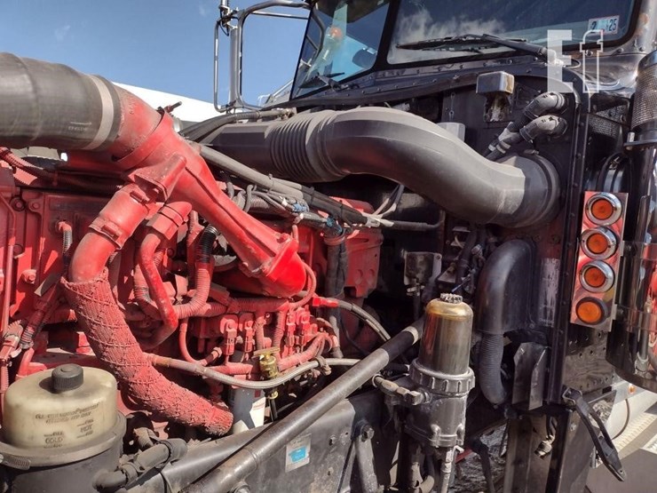 2007-peterbilt-379-image-38