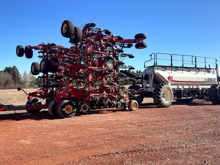 2014-bourgault-7700-image-1