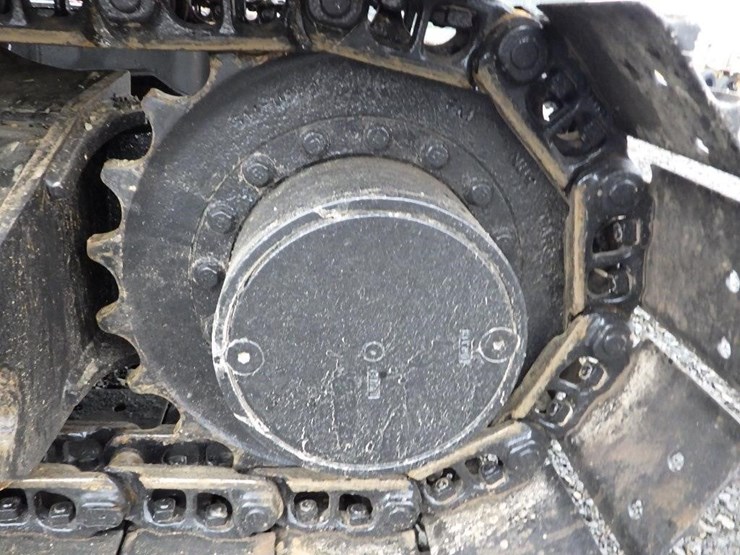 caterpillar-307.5-image-29