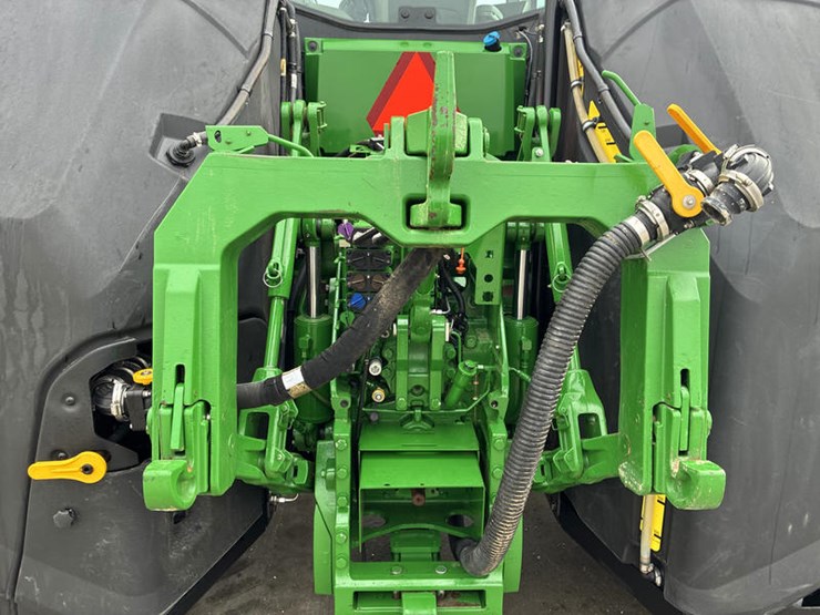 2021-john-deere-8rx-410-image-22