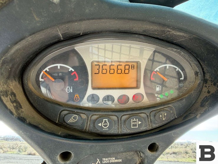 2019-bobcat-s770-image-40