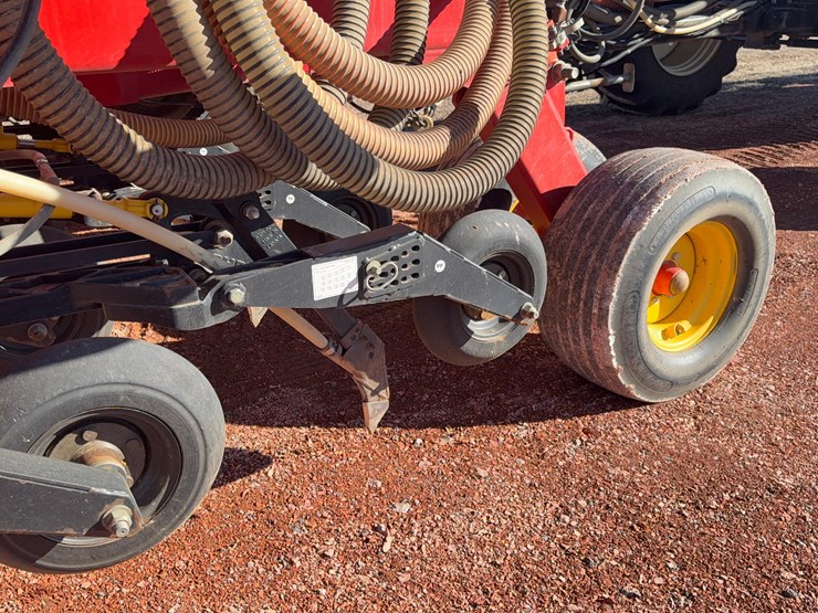 2014-bourgault-7700-image-46