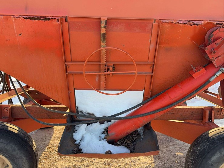 hopper-wagon-w-auger-image-15