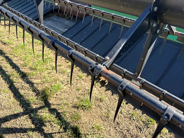 john-deere-630d-image-32