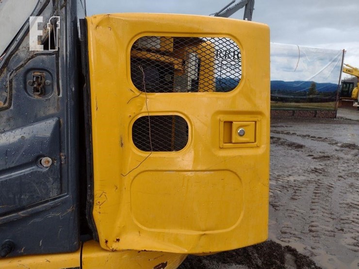 2019-deere-75g-image-47