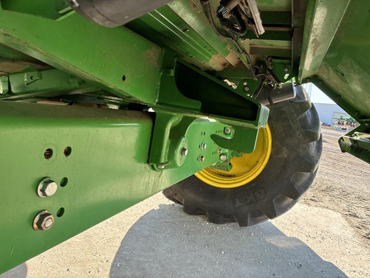 2013-john-deere-s670-image-44