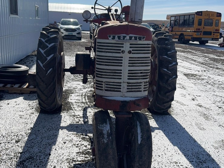 farmall-h-tractor-image-8