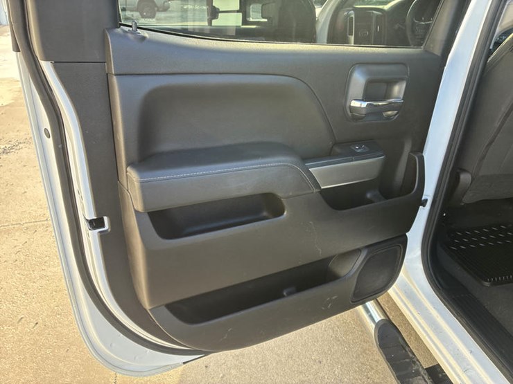 2019-chevrolet-2500-image-56