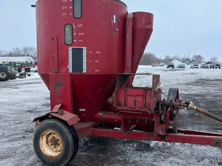 #114949-•-ih-1150-feed-grinder-image-2