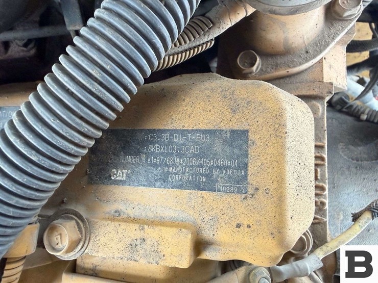 2013-caterpillar-906-image-38