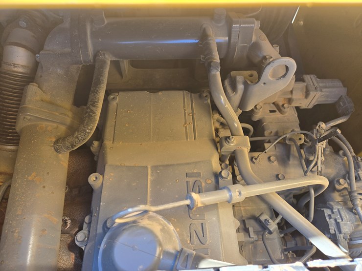 2016-deere-245g-lc-image-44