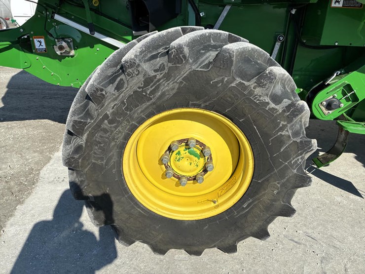 2013-john-deere-s670-image-46