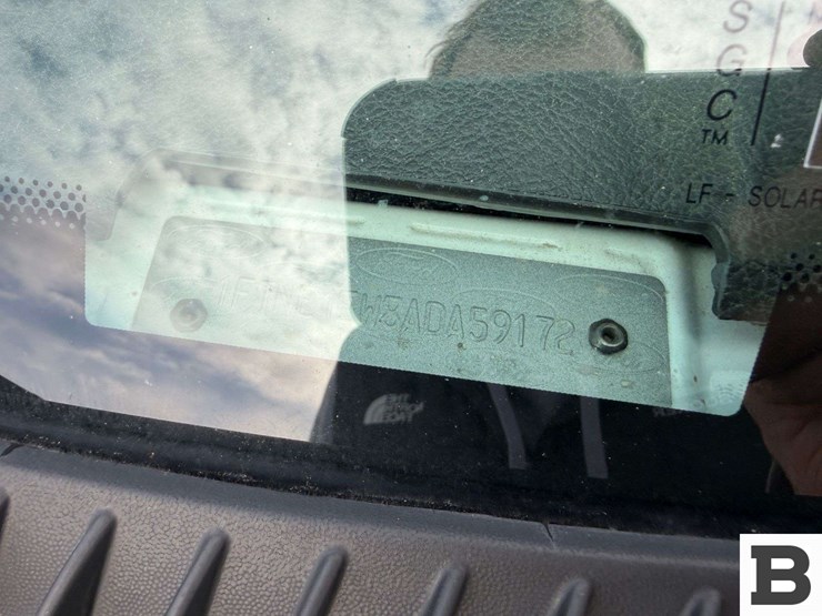 2010-ford-cargo-image-41