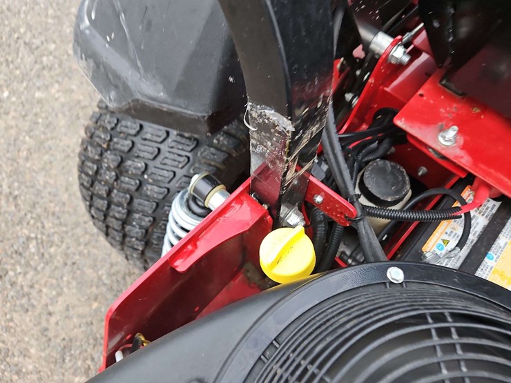 2022-ferris-is-600z-zero-turn-lawn-mower-image-24