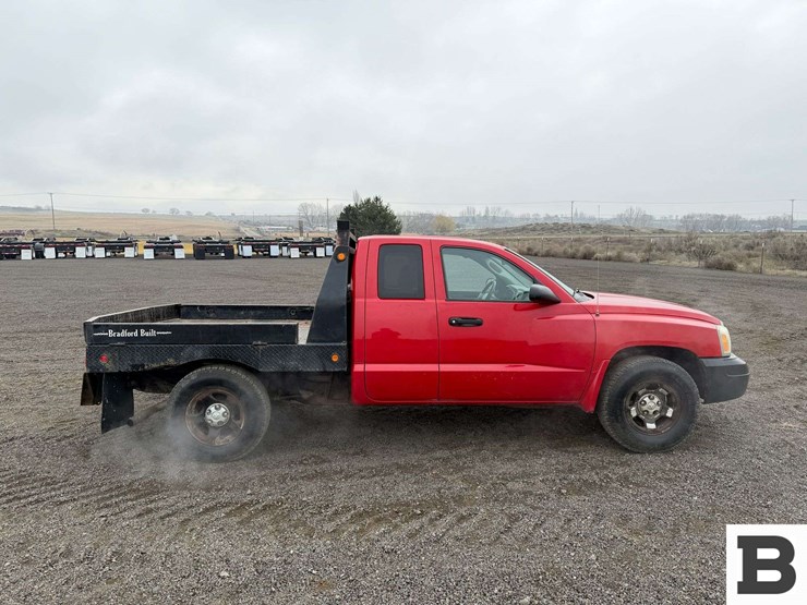 2005-dodge-dakota-image-4