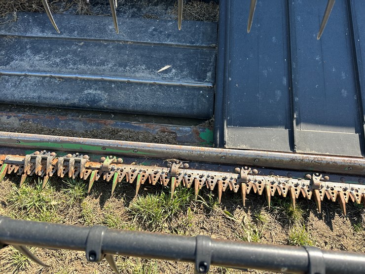 john-deere-630d-image-36