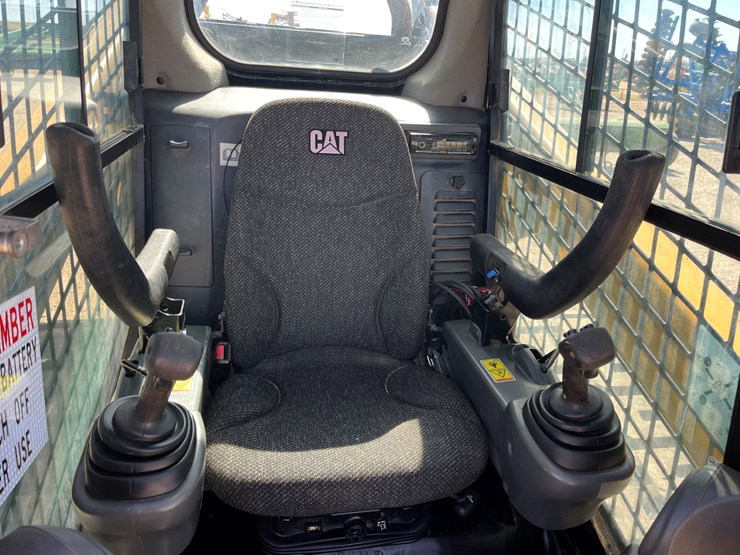 2018-caterpillar-299d-image-16