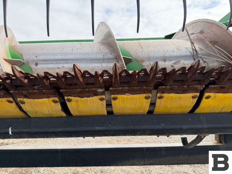 2009-john-deere-635f-image-44