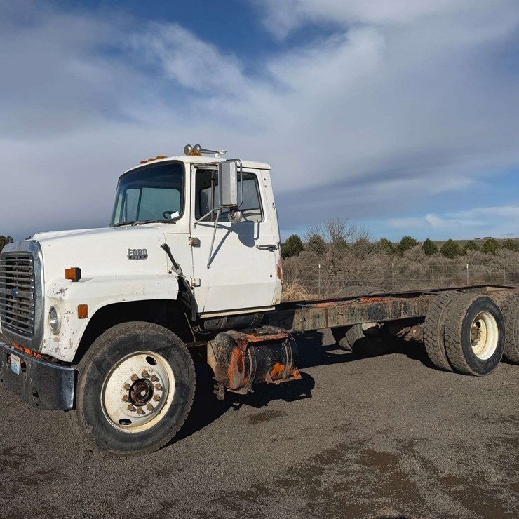 1985 FORD 8000