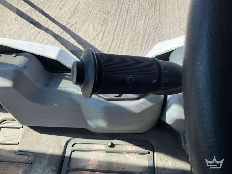 2018-johnston-c201-compact-street-sweeper-image-27