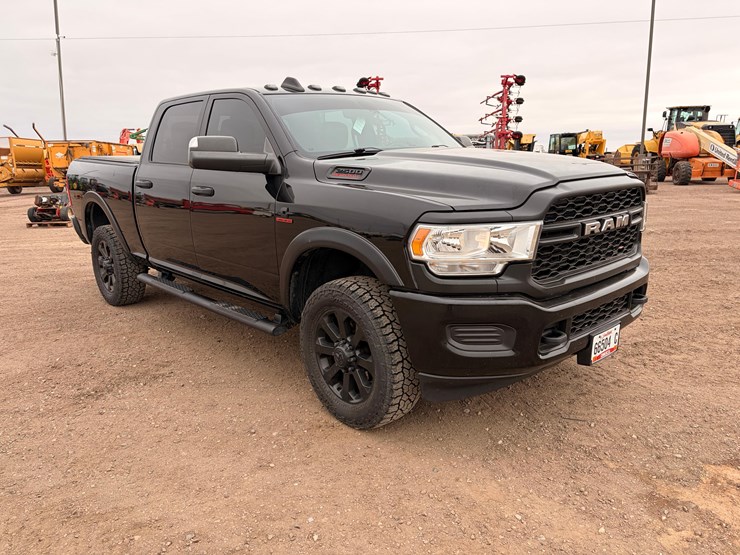 2022-ram-2500-hd-pickup-image-2