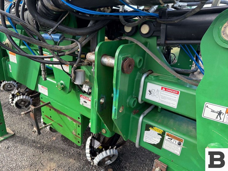 schlagel-mfg.-ripper,-implement-dolly,-great-plains-corn-planter-image-48