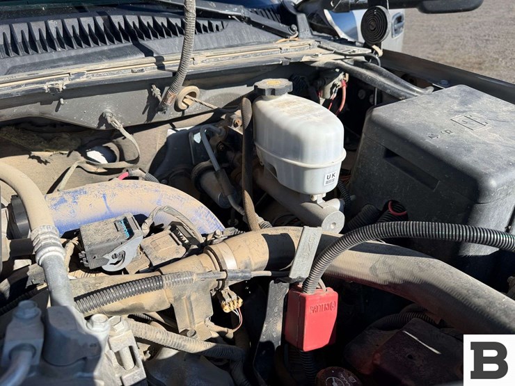 2003-gmc-2500-image-45