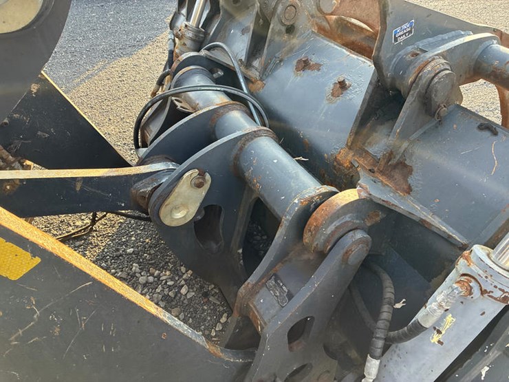 2011-deere-544k-image-12