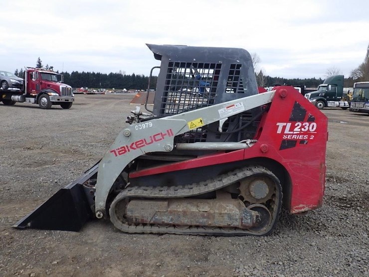 2012-takeuchi-tl230-image-8