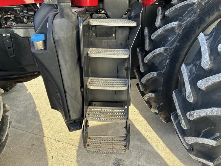 2011-case-ih-magnum-315-image-35