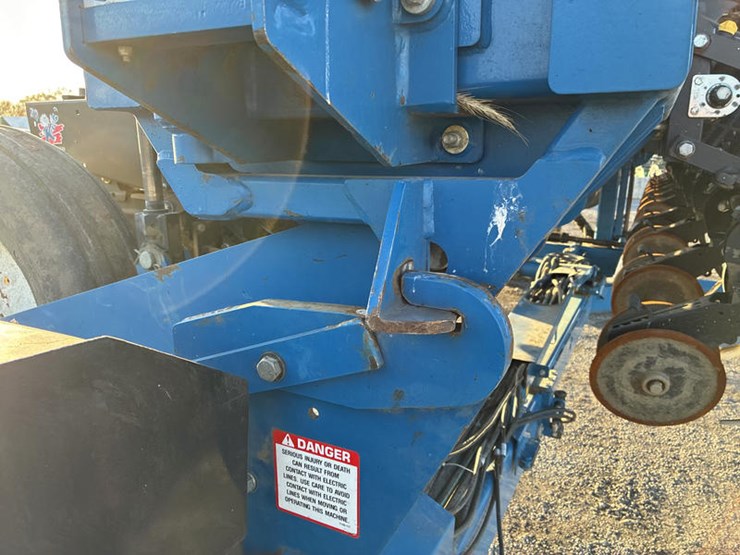 2010-kinze-3660-image-81