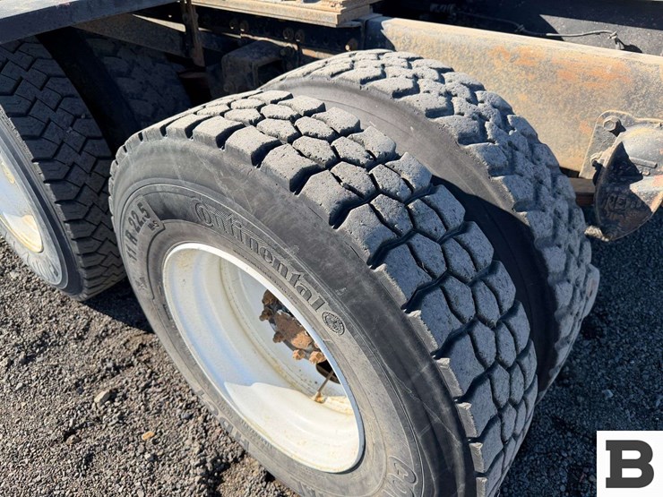 1986-freightliner-flc112-image-17