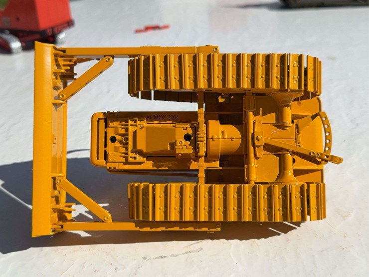 caterpillar-d2-image-8