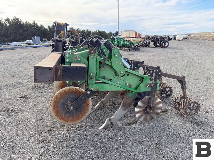 schlagel-mfg.-ripper,-implement-dolly,-great-plains-corn-planter-image-6