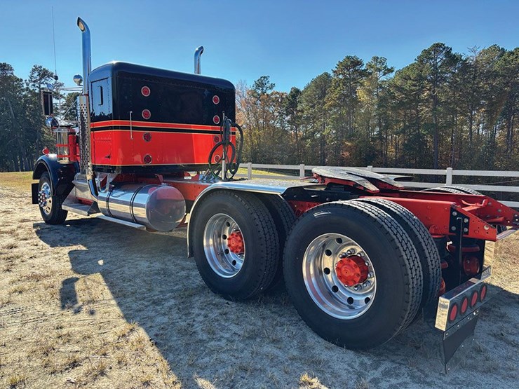 1981-kenworth-w900-image-3