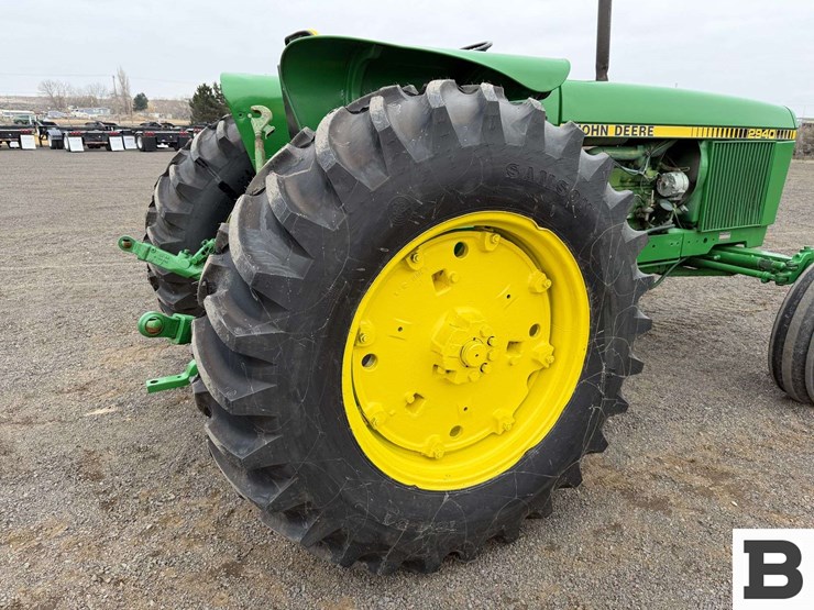 1980-john-deere-2940-image-23