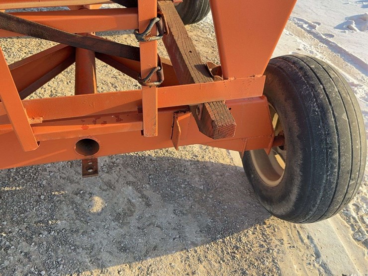 hopper-wagon-w-auger-image-22