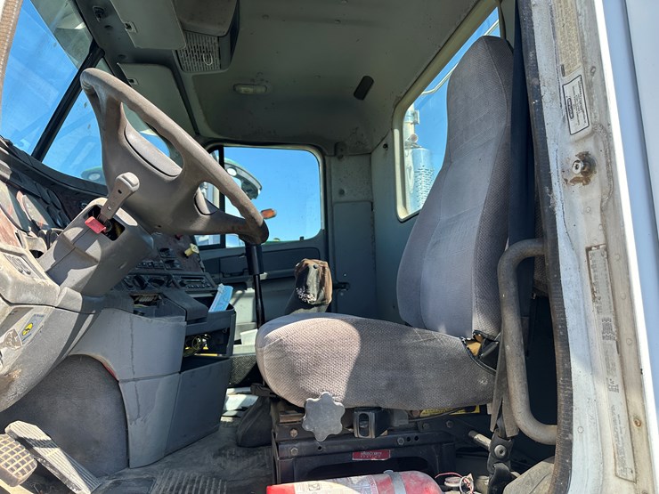 #40057-•-2001-freightliner-century-classic-s/t-t/a-daycab-truck-tractor-1fujbbbg41lh91794-image-58