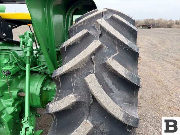 1980-john-deere-2940-image-22