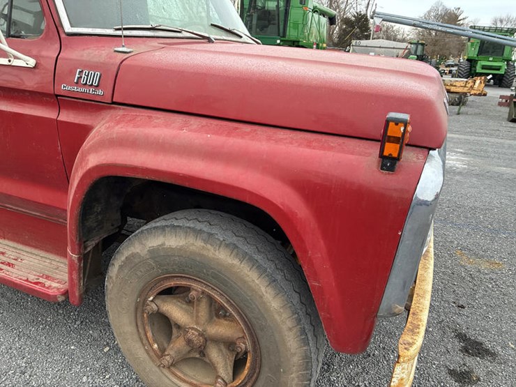 1975-ford-f600-image-10