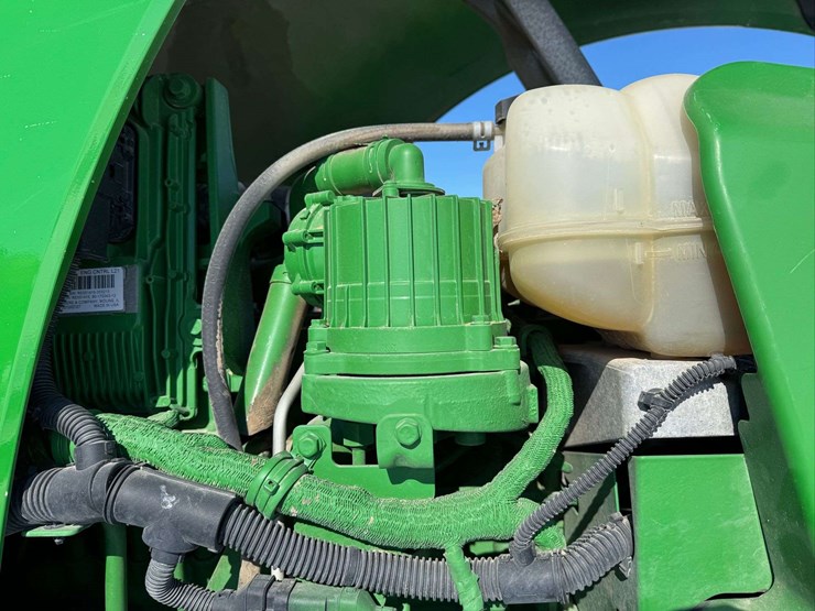 2012-john-deere-8310r-image-108