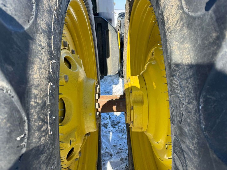 2012-john-deere-8310r-image-51