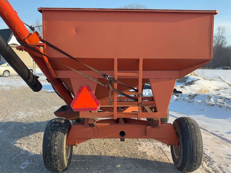 hopper-wagon-w-auger-image-10