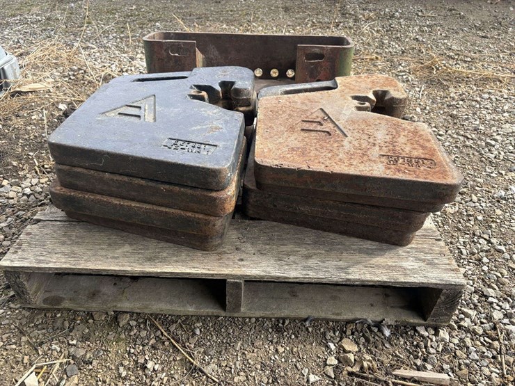 set-of-8-allis-chalmers-suitcase-weights-&-bracket-image-5