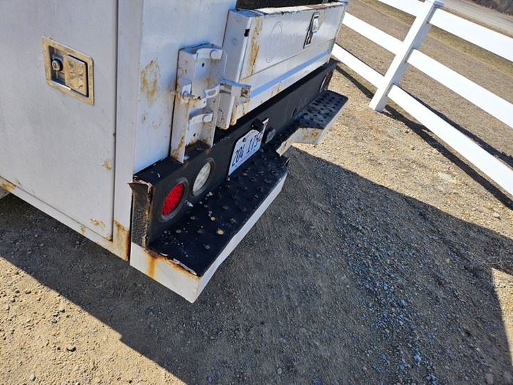 2017-ford-f250-xl-image-14